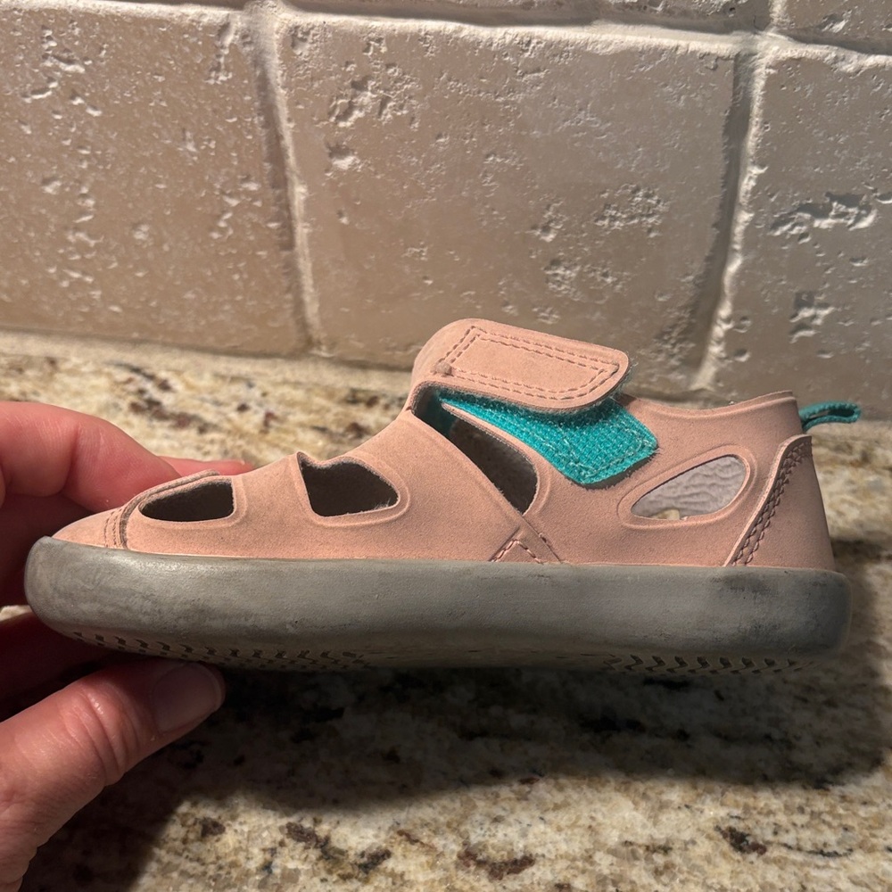 Kids Pink Closed-Toe Sandal Sneakers with Hook-and-Loop Strap - Picture 5 of 10